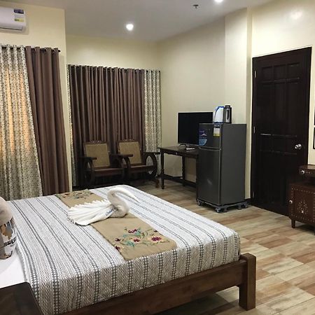 ชารอส ดอร์มิเทล Hotel Dumaguete City ภายนอก รูปภาพ