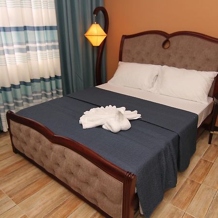 ชารอส ดอร์มิเทล Hotel Dumaguete City ภายนอก รูปภาพ