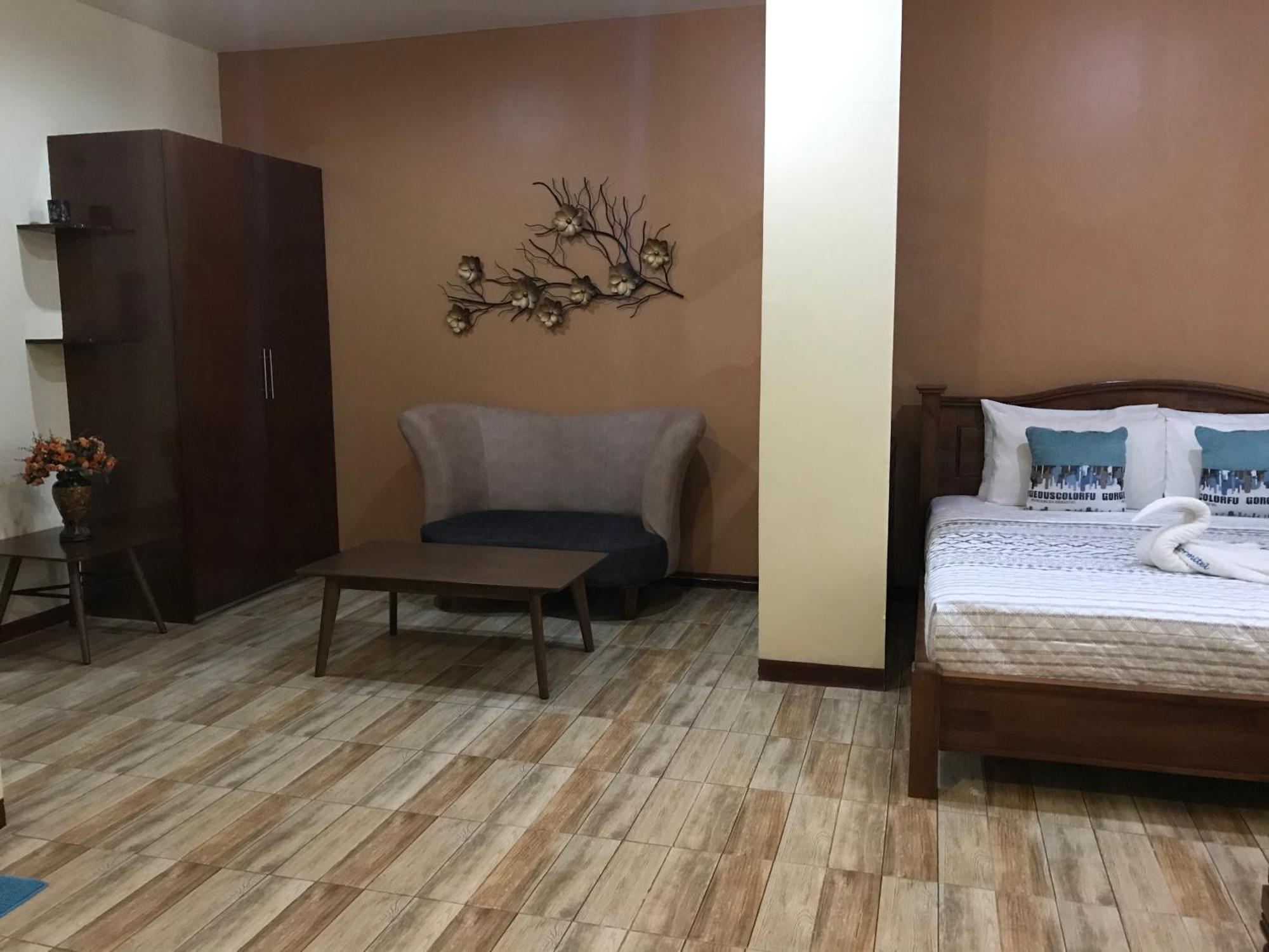 ชารอส ดอร์มิเทล Hotel Dumaguete City ภายนอก รูปภาพ