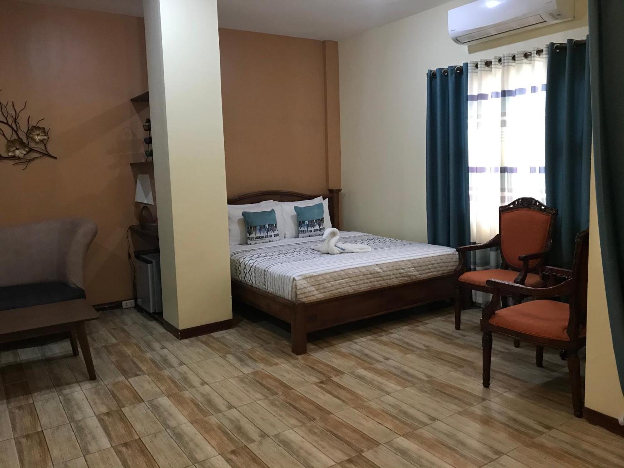 ชารอส ดอร์มิเทล Hotel Dumaguete City ภายนอก รูปภาพ